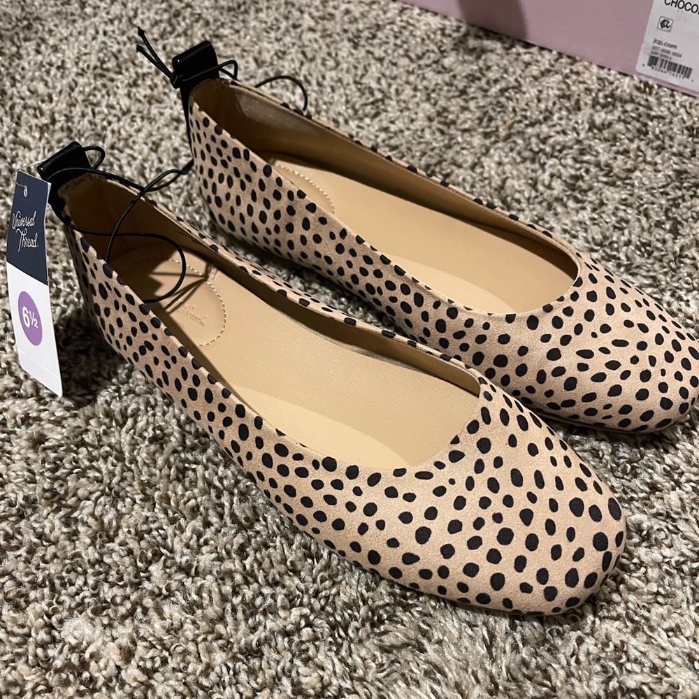 Size 6 flat shoes